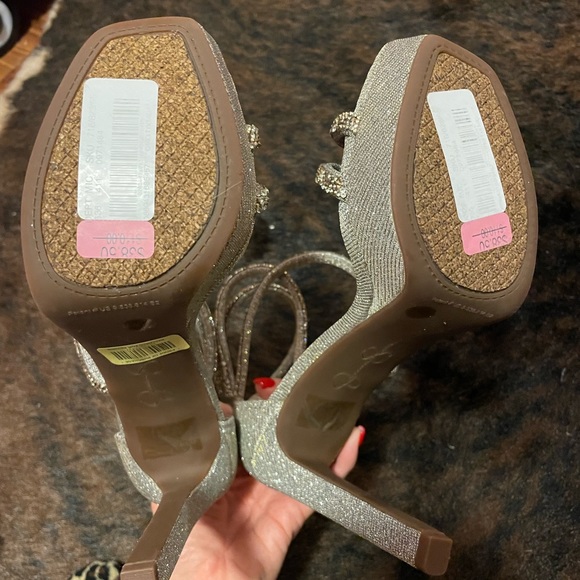 Jessica Simpson Heels - Picture 6 of 7